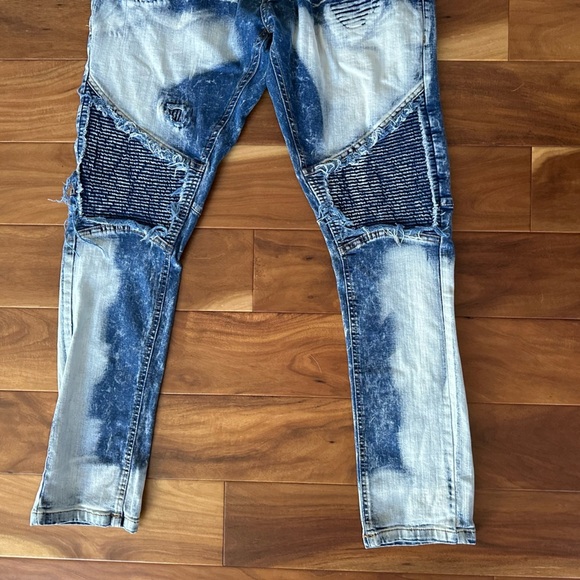 Evolution in Design Distressed Slim Jeans size 40x32 - Picture 4 of 5